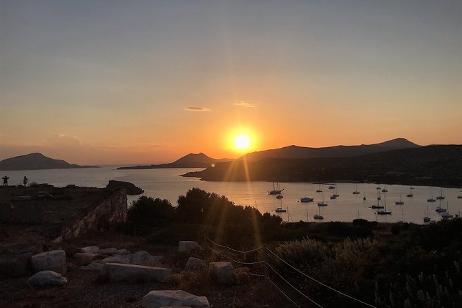 Temple of Poseidon, Sounion Sunset & Athens Riviera Private Tour - Driver vs licensed tour guide: what the Gold Pack changes