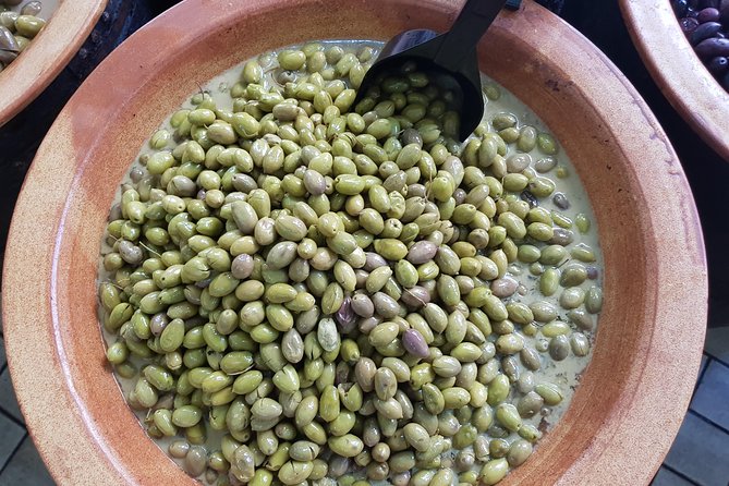 The Vegetarian food tasting tour - Your first bites: koulouri and bougatza on a set rhythm