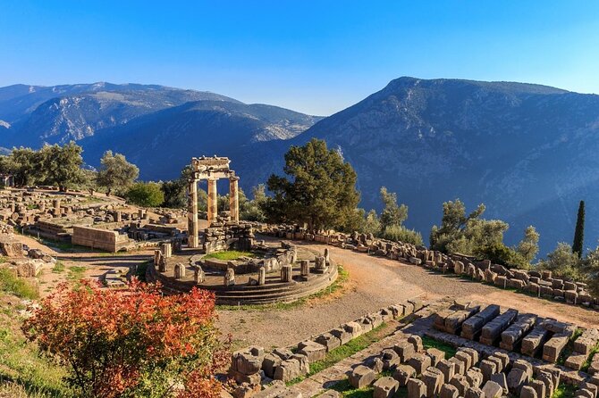 Thermopylae and Delphi Private Full-Day Tour from Athens - Leonidas Monument and the Thermopylae stops that actually teach context