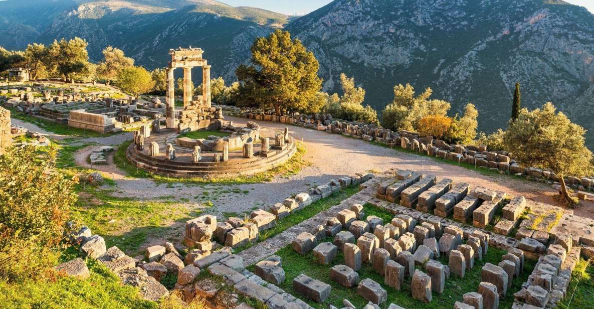 Thermopylae, Meteora and Delphi Full Day Tour - Thermopylae: Leonidas, the Innovative Centre, and 30 Minutes Well Spent