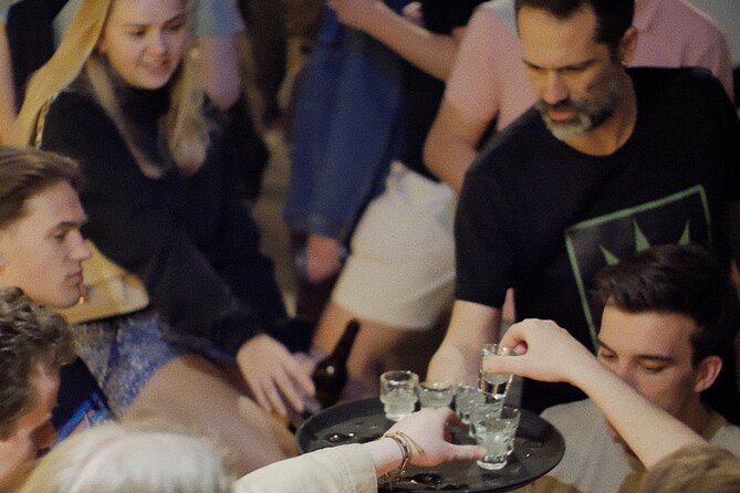 Thursday & Friday Night Pub Crawl for Professionals in Athens - Key highlights before you go