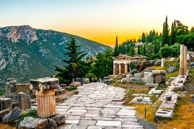 Visit Delphi the famous oracle! Explore the mysteries of the ancient world! - Temple of Apollo: why the stones matter here
